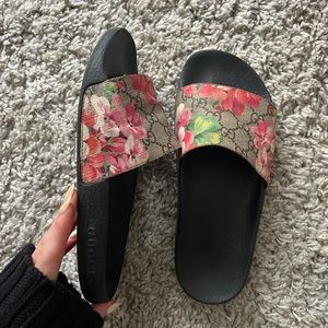 GUCCI floral slides